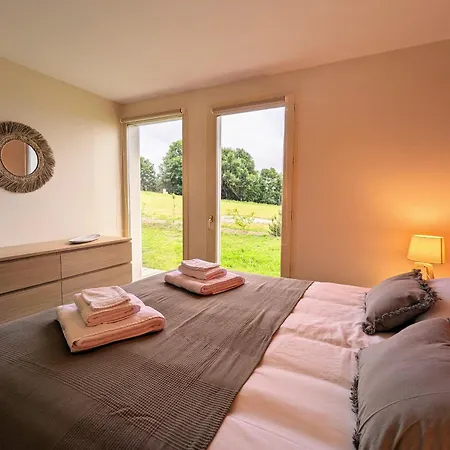 Renove Avec Terrasse, Randonnees Et Activites Culturelles En Haute-loire - Fr-1-582-470