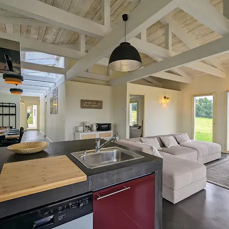 Renove Avec Terrasse, Randonnees Et Activites Culturelles En Haute-loire - Fr-1-582-470 *